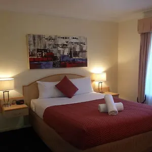 **** Motel Cotswold Motor Australia